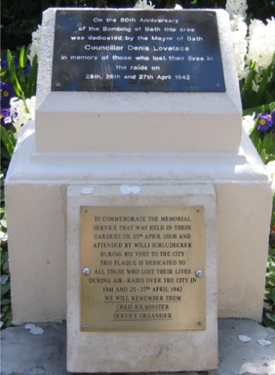 Plaques in Shaftesbury Road